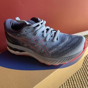 ASIC Nimbus 23 BRAND NEW! Size 7